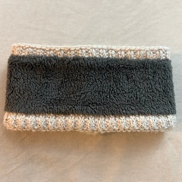 Carhartt Women’s Pink Knit Sherpa-Lined Headband - Picture 7 of 11